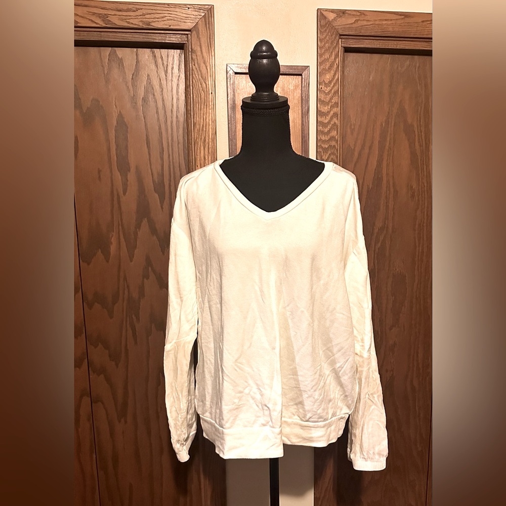 NWT Velvet by Graham & Spencer Sweatshirt with Velvet Accents